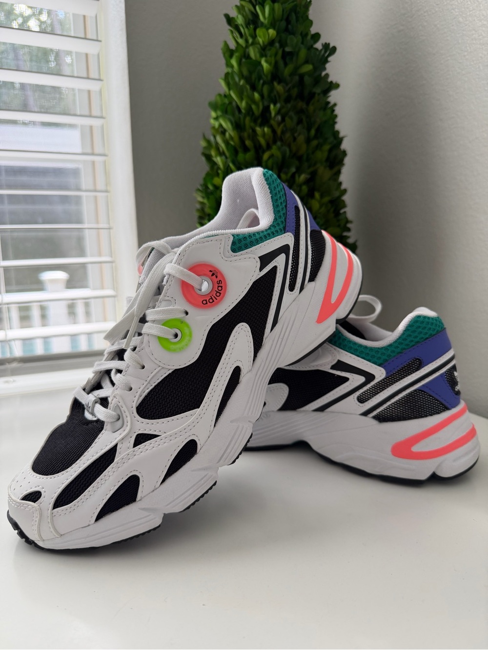 Adidas Astir White Black Multi Y2K Chunky Sneakers Women’s 7.5